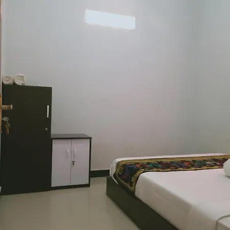Azka Homestay Kuta  Exterior photo
